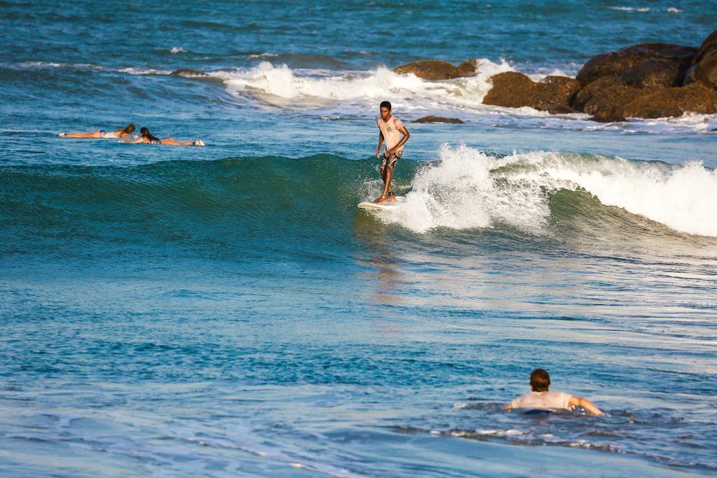 Sunset Surfing Beach Resort マータラ エクステリア 写真
